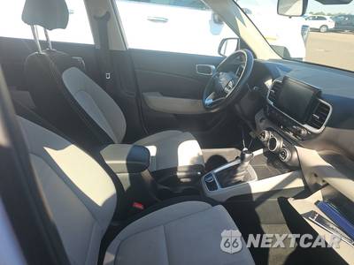 2025 Hyundai Venue SEL - zdjęcie 8 z 28 - miniatura