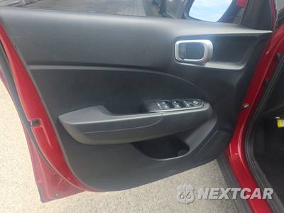 2025 Hyundai Venue SEL - zdjęcie 9 z 33 - miniatura