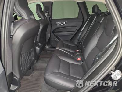 2024 Volvo XC60 B5 Plus Dark Theme - zdjęcie 13 z 24 - miniatura