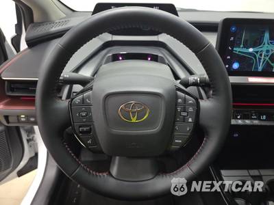 2026 Toyota Prius Plug-In Hybrid XSE - zdjęcie 10 z 21 - miniatura