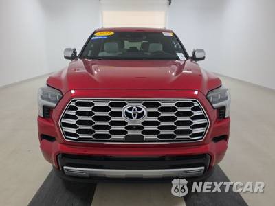 2023 Toyota Sequoia Capstone - zdjęcie 2 z 24 - miniatura