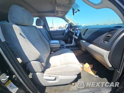 2013 Toyota Sequoia SR5 - zdjęcie 8 z 36 - miniatura