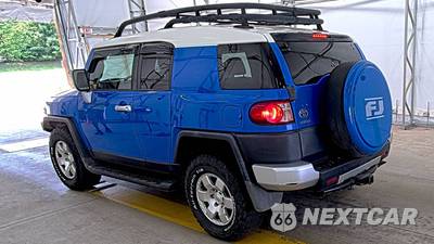 2008 Toyota FJ Cruiser w/Rear Doors - zdjęcie 6 z 32 - miniatura