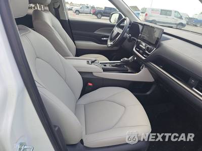 2026 Toyota Grand Highlander LE - zdjęcie 8 z 21 - miniatura