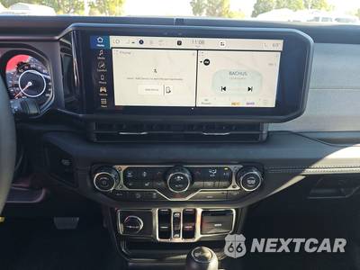 2026 Jeep Wrangler 4 Door Sahara - zdjęcie 11 z 26 - miniatura