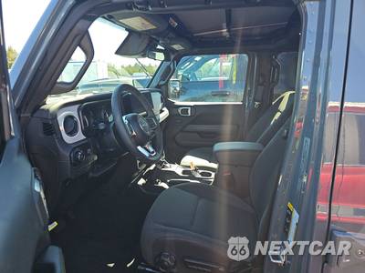 2026 Jeep Wrangler 4 Door Sahara - zdjęcie 7 z 26 - miniatura