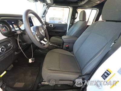 2026 Jeep Wrangler 4 Door Sahara - zdjęcie 7 z 24 - miniatura