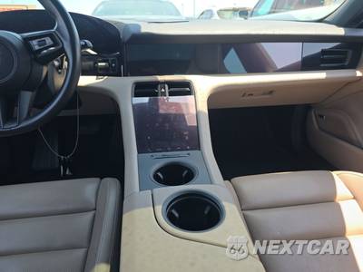 2022 Porsche Taycan - zdjęcie 11 z 27 - miniatura
