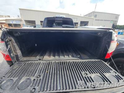 2019 Nissan TITAN XD SL Crew Cab Medium Bed - zdjęcie 16 z 21 - miniatura