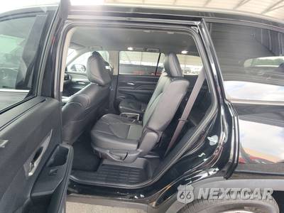 2025 Toyota Grand Highlander XLE - zdjęcie 13 z 19 - miniatura