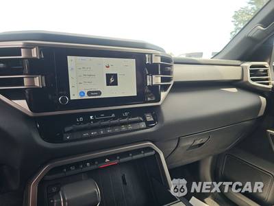2025 Toyota Sequoia SR5 - zdjęcie 11 z 26 - miniatura