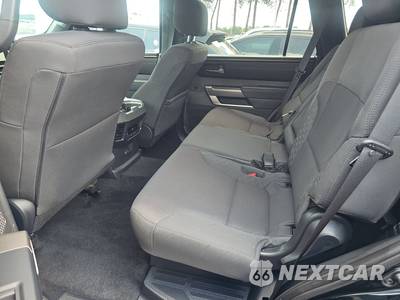 2025 Toyota Sequoia SR5 - zdjęcie 13 z 26 - miniatura