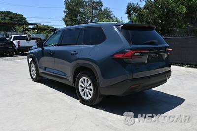 2025 Toyota Grand Highlander XLE - zdjęcie 3 z 19 - miniatura
