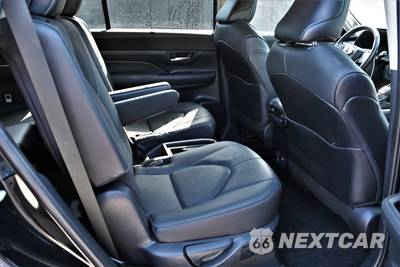2024 Toyota Grand Highlander Platinum - zdjęcie 15 z 18 - miniatura
