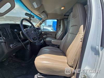 2023 GMC Savana 2500 Cargo Van 1WT 135.2" WB - zdjęcie 7 z 25 - miniatura