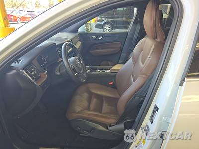 2023 Volvo XC60 B5 Plus Bright Theme - zdjęcie 7 z 36 - miniatura