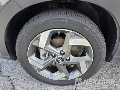 2025 Hyundai Venue SEL - zdjęcie 10 z 32 - miniatura