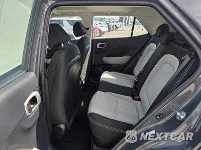 2025 Hyundai Venue SEL - zdjęcie 15 z 32 - miniatura