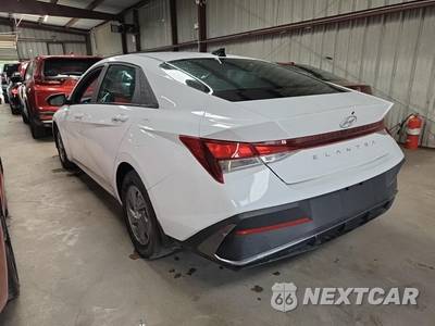 2025 Hyundai Elantra SE - zdjęcie 6 z 18 - miniatura