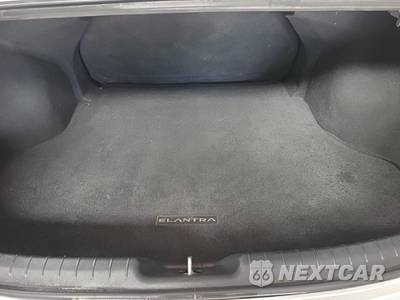 2025 Hyundai Elantra SE - zdjęcie 13 z 18 - miniatura