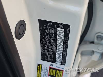2025 Toyota Camry LE - zdjęcie 14 z 19 - miniatura