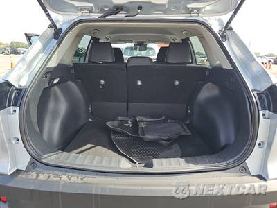 2024 Toyota Corolla Cross LE - zdjęcie 16 z 36 - miniatura