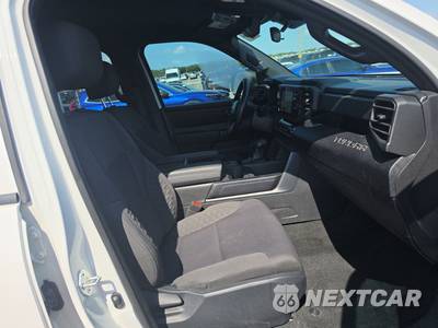 2025 Toyota Tundra SR Crew Cab Short Bed - zdjęcie 8 z 20 - miniatura
