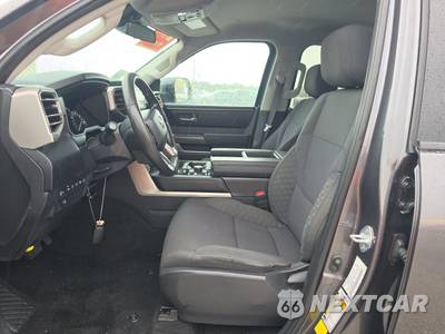 2023 Toyota Tundra SR5 Crew Cab Short Bed - zdjęcie 7 z 31 - miniatura