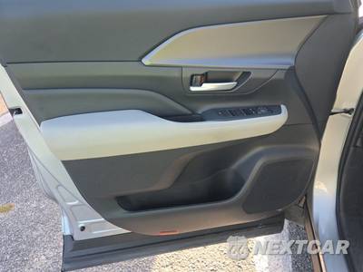 2026 Toyota Grand Highlander LE - zdjęcie 9 z 22 - miniatura