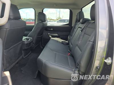 2023 Toyota Tundra SR5 Crew Cab Short Bed - zdjęcie 13 z 24 - miniatura