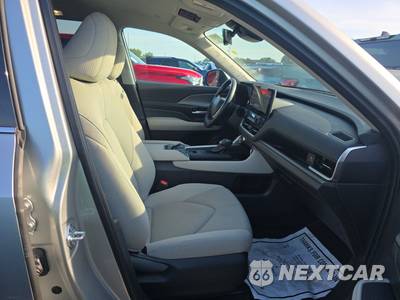 2026 Toyota Grand Highlander LE - zdjęcie 8 z 22 - miniatura