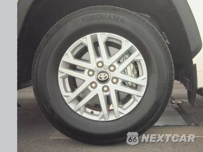 2026 Toyota Sequoia SR5 - zdjęcie 9 z 26 - miniatura