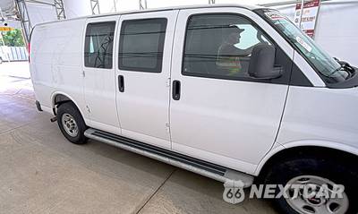 2025 GMC Savana 2500 Cargo Van 1WT 135.0" WB - zdjęcie 3 z 34 - miniatura