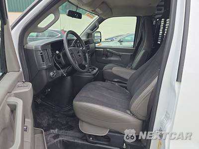 2025 GMC Savana 2500 Cargo Van 1WT 135.0" WB - zdjęcie 7 z 31 - miniatura