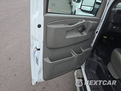 2025 GMC Savana 2500 Cargo Van 1WT 135.0" WB - zdjęcie 9 z 31 - miniatura