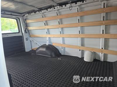 2025 GMC Savana 2500 Cargo Van 1WT 135.0" WB - zdjęcie 13 z 31 - miniatura