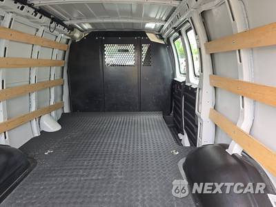 2025 GMC Savana 2500 Cargo Van 1WT 135.0" WB - zdjęcie 16 z 31 - miniatura