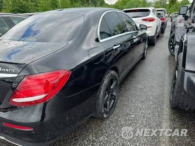 2017 Mercedes-Benz E 300 Sport 4MATIC Sedan - zdjęcie 8 z 22 - miniatura