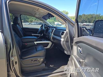 2017 Nissan TITAN PRO-4X Crew Cab Short Bed - zdjęcie 8 z 38 - miniatura