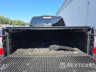 2017 Nissan TITAN PRO-4X Crew Cab Short Bed - zdjęcie 17 z 38 - miniatura