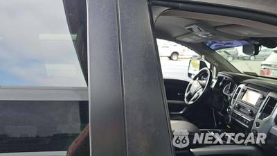 2017 Nissan TITAN PRO-4X Crew Cab Short Bed - zdjęcie 32 z 38 - miniatura