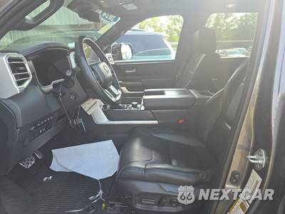 2024 Toyota Sequoia Platinum - zdjęcie 7 z 21 - miniatura