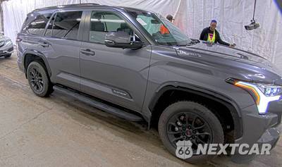2024 Toyota Sequoia Platinum - zdjęcie 3 z 21 - miniatura