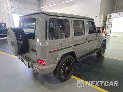 2025 Mercedes-Benz G 550 4MATIC - zdjęcie 4 z 22 - miniatura