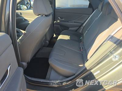 2025 Hyundai Elantra SEL Sport - zdjęcie 13 z 31 - miniatura