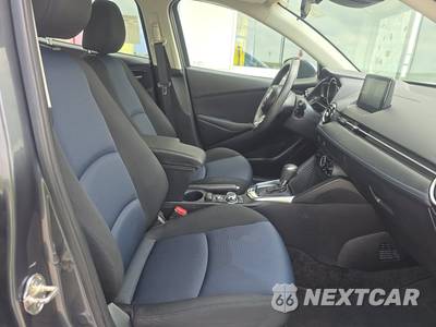 2020 Toyota Yaris Hatchback LE - zdjęcie 8 z 17 - miniatura