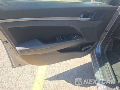 2017 Hyundai Elantra Value Edition Sedan - zdjęcie 13 z 16 - miniatura