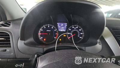 2012 Hyundai Accent SE Hatchback - zdjęcie 24 z 44 - miniatura