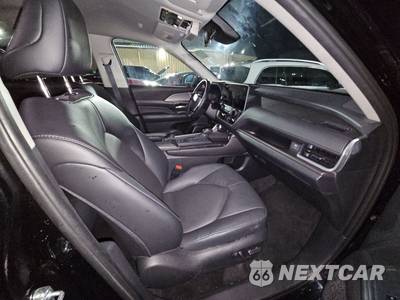 2025 Toyota Grand Highlander XLE - zdjęcie 8 z 25 - miniatura