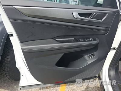 2025 Volkswagen Atlas Cross Sport 2.0T SE w/Technology - zdjęcie 9 z 22 - miniatura